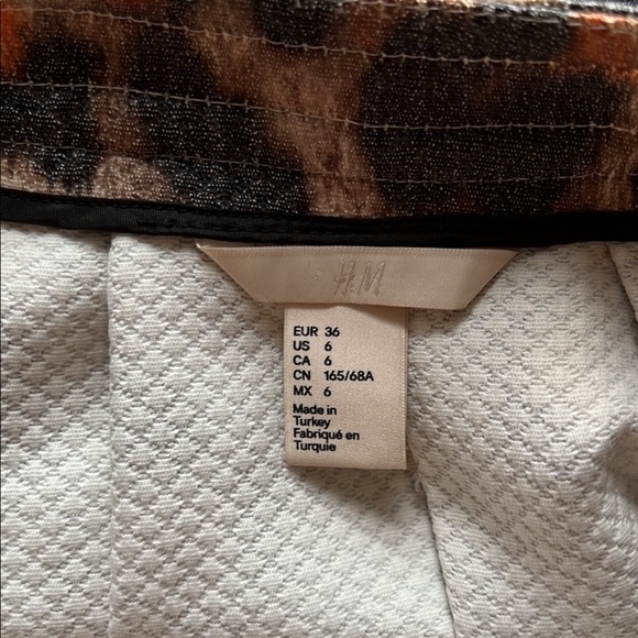 H&M Leopard Print Skirt - Picture 5 of 5